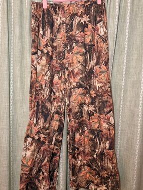 Women’s Brown & Tan Leaf Camo Stretchy Wide-Leg Pants